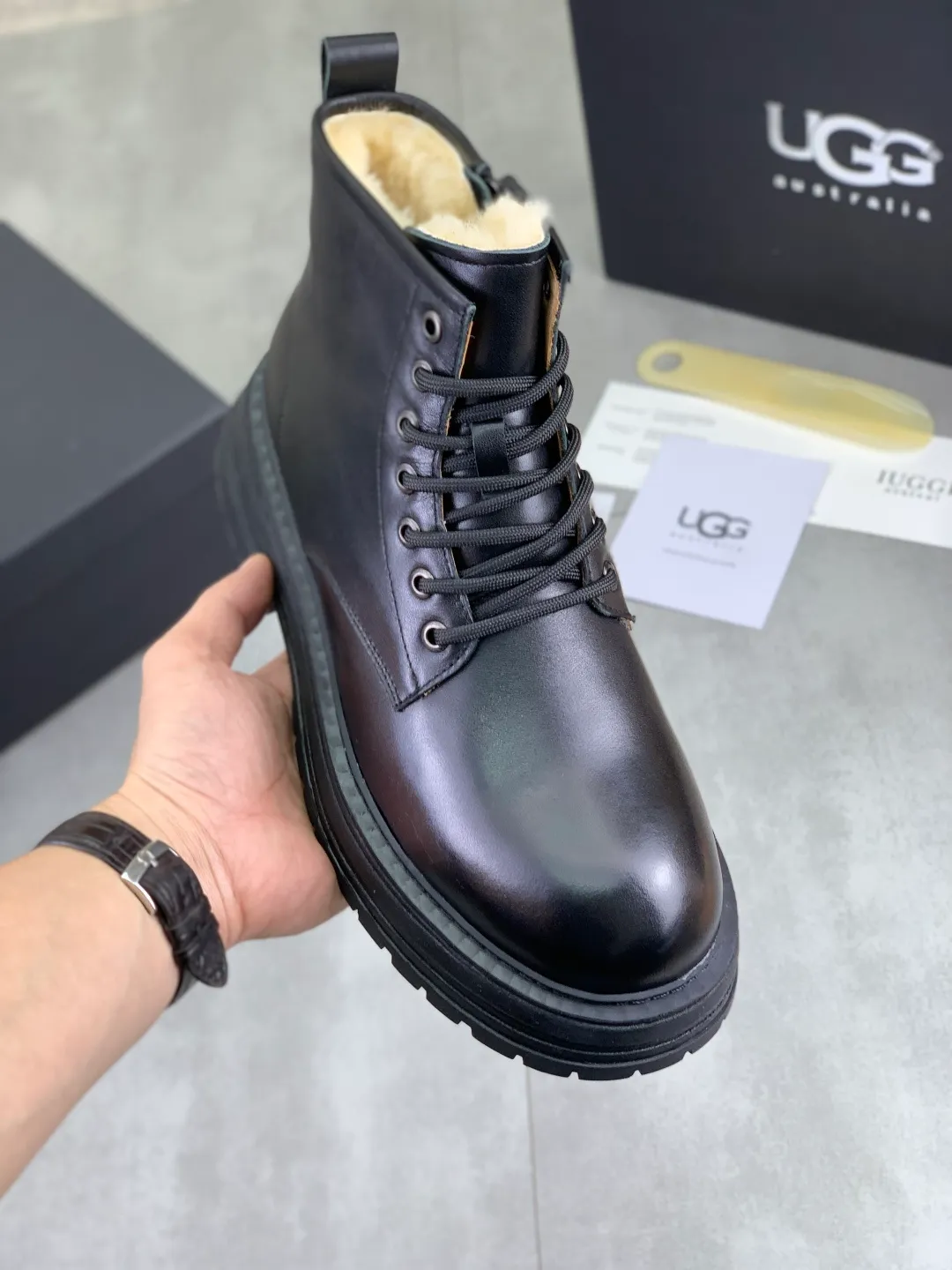 Men's men's shoes 💰P660 New arrival 🆕🆕🆕 IUGGI Men's British retro Martin boots Winter new men's outdoor hiking boots First layer of cowhide on the outside and wool on the inside Comfortable and warm Rubber sole sole Non-slip and firm Trendy and fashionable Casual and versatile Size: 38-44 (45 customized) Color: three colors